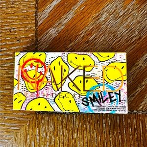 NEW NAKED SMILEY PALLET!!! In packaging!!! On SaLe $15 + shipping & it’s yours!